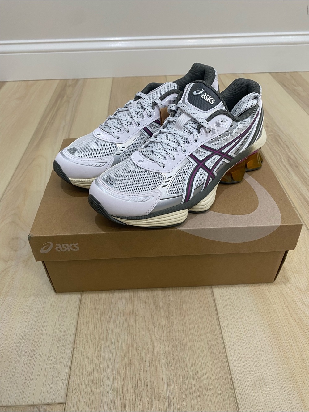 ASICS Womens' GEL-Kinetic Fluent Sneakers - White/Truffle Grey